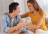 Relationship Tips: खरचं तिला तुम्ही आवडता का? ही लक्षणं सांगतील तिच्या मनातल्या गोष्टी…