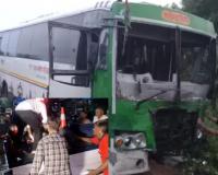 Hathras Accident – तेराव्याहून परतत असताना मिनी ट्रकला बसची धडक, 12 जणांचा जागीच मृत्यू