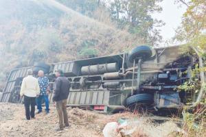 लग्नाच्या वऱ्हाडावर काळाचा घाला; पाच ठार, 27 जखमी